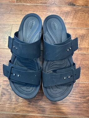 Crocs Brooklyn Buckle Low Wedge Sandal size 8